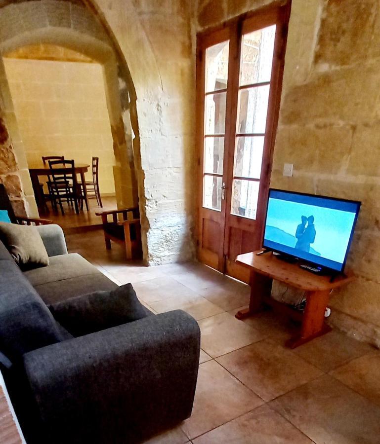 Santa Luċija Ta Lucia Farmhouse With Private Pool And Bbqヴィラ エクステリア 写真