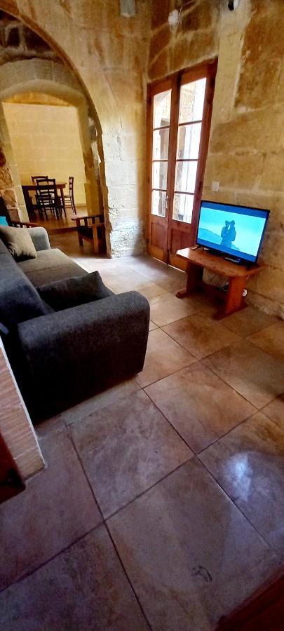 Santa Luċija Ta Lucia Farmhouse With Private Pool And Bbqヴィラ エクステリア 写真